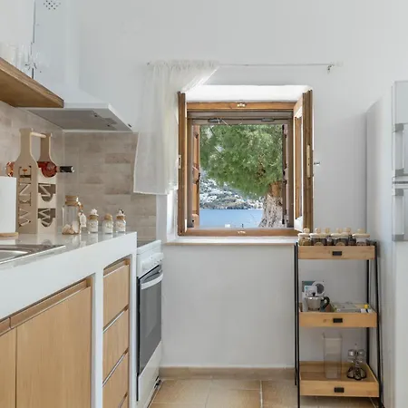 Peter's Paradise * Telendos